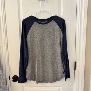 Under Armour UA Gray and Navy Baseball Crewneck Long Sleeve T-Shirt M